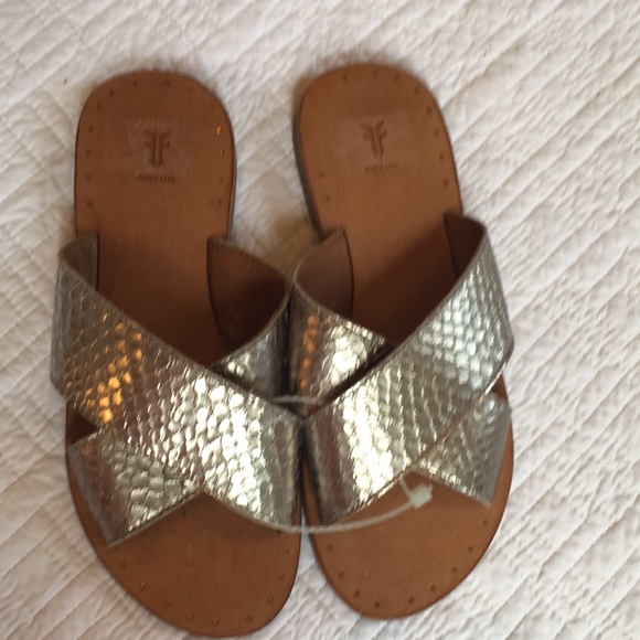 NWOT FRYE Ally slides - Picture 4 of 8